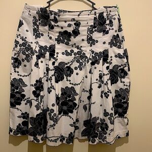 Claudia Richard Career Skirt Medium Black White Floral Knee Length A Line